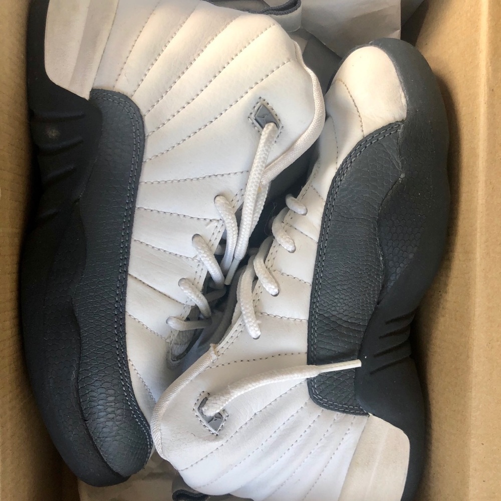 Jordan flint grey 12s sz 2Y